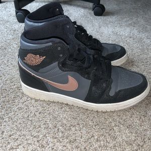 Air Jordan 1 Retro High Bronze Metal